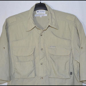 Columbia GRT Nylon Shirt Khaki Tan Front Vent Outdoors Hiking Button S/S Men's M